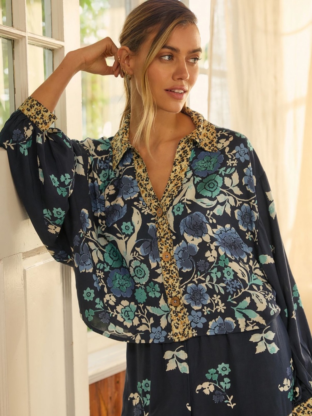 Anthropologie NWOT Floral Button-Up Blouse with Contrast Collar
